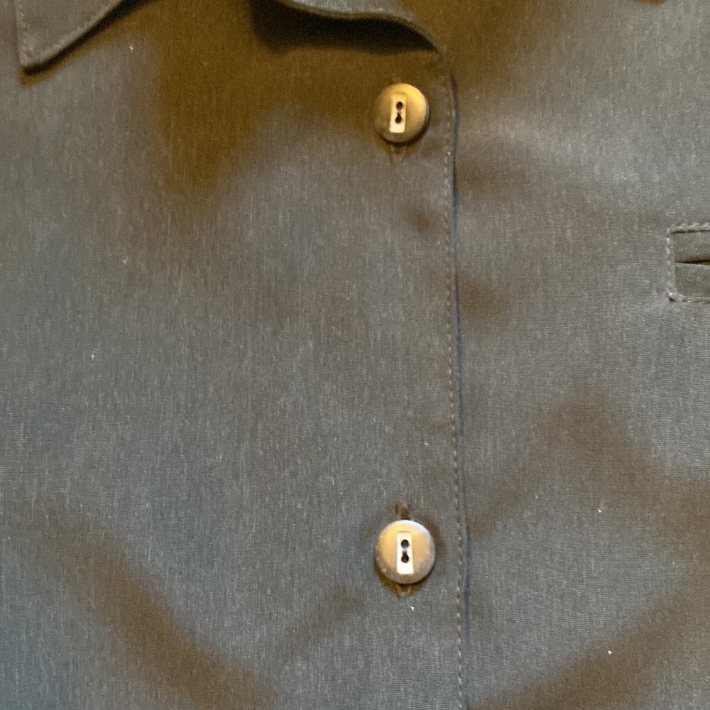 TravelSmith Black Button Up Top size Small - Picture 4 of 8